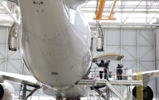 AIRBUS A 350 EN COURS DE FINALISATION SUR LE SITE DE L USINE JEAN LUC LAGARDERE DE TOULOUSE © Maxppp- Sebastien LAPEYRERE